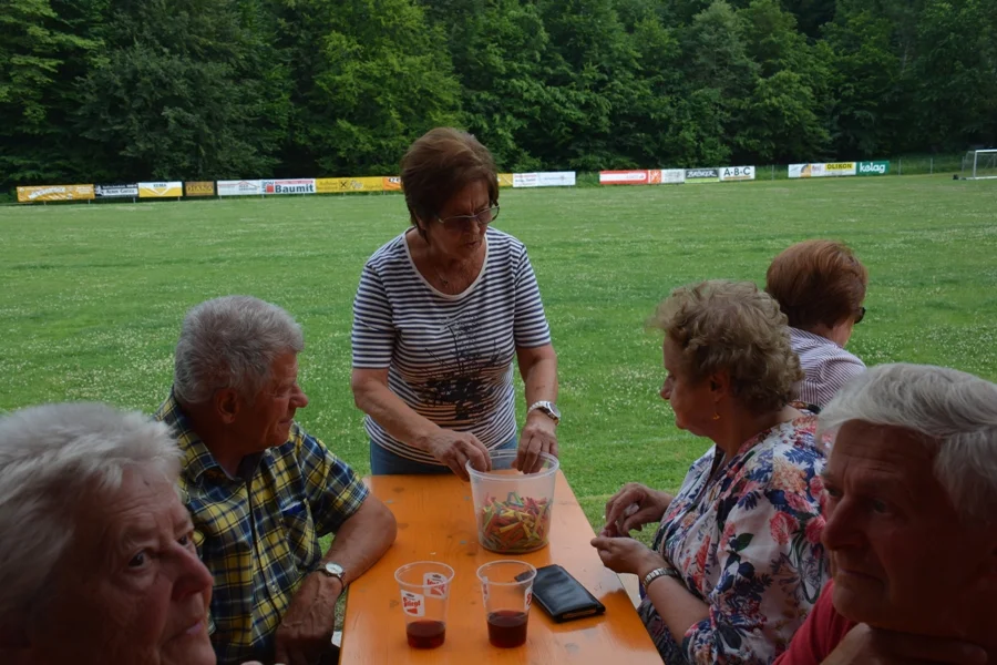Große Nachfrage herrschte#um die Gewinnlose