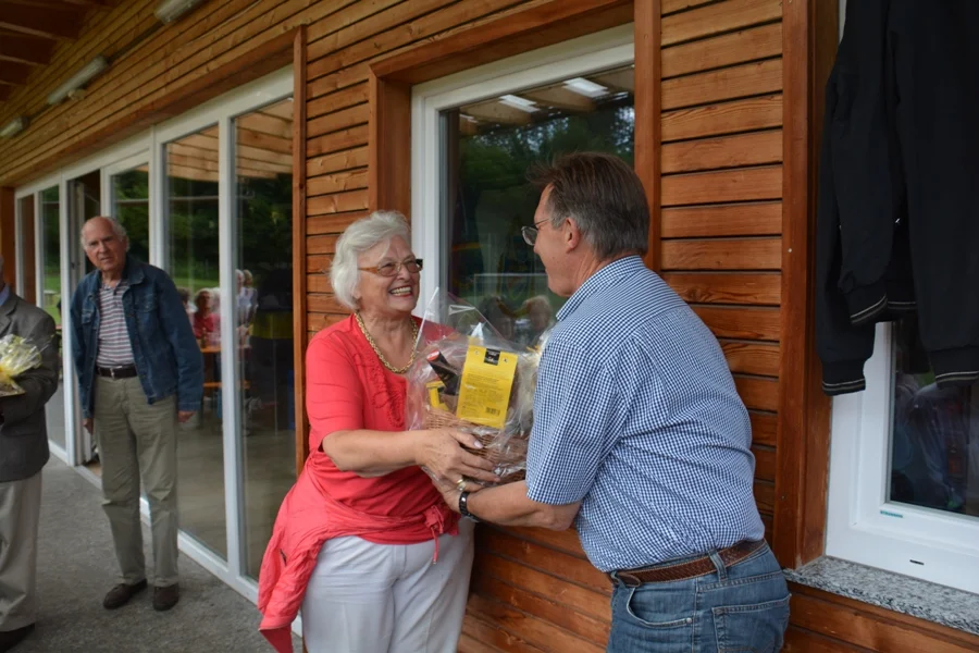 GR Herbert Paulitsch mit einem #Geschenkskorb