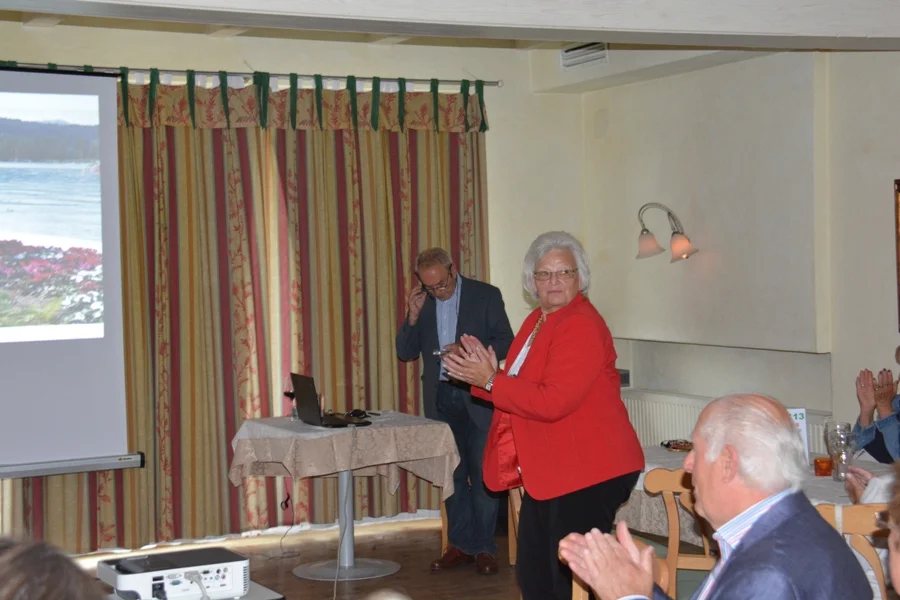 Obrau Heidi  Wienerroither bedankt sich bei Ing. Peter Napetschnig für den ausgezeichneten Vortrag.