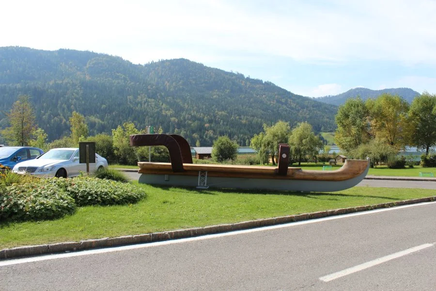 Ein übergroßer Eisschuh Friese