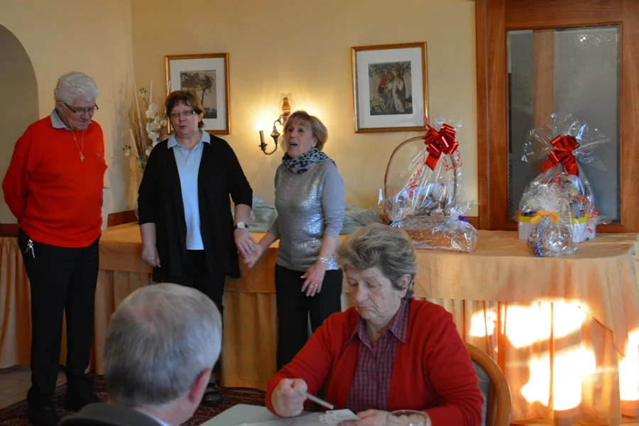 Obfrau-Stv. Annemarie Orlitsch bedankt sich bei den Wirtsleuten