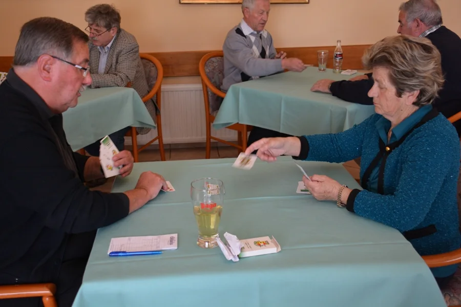 Peter Benz gegen Greti Lackner