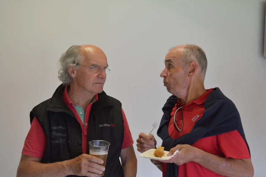 Ein Fachgespräch #Was schmeckt besser#Bier oder Kuchen