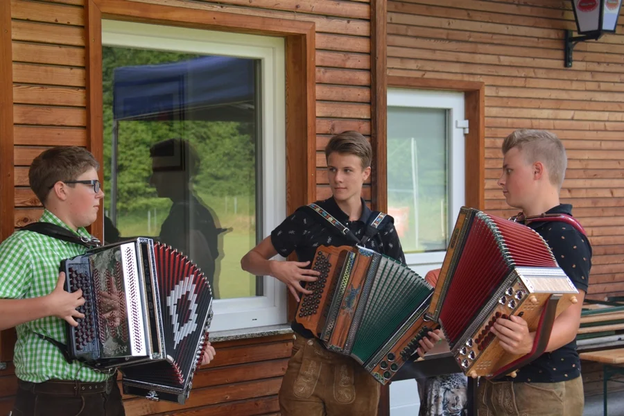 +Die Bergzigeuner+#Jasmin Hanschitz, Stefan Wohlfart#und Martin Adamitsch