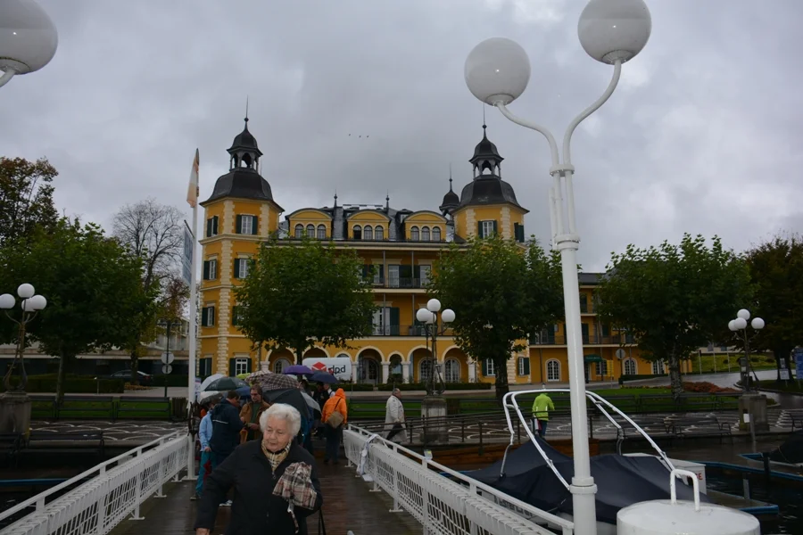 +Ein Schloss am Wörthersee....+