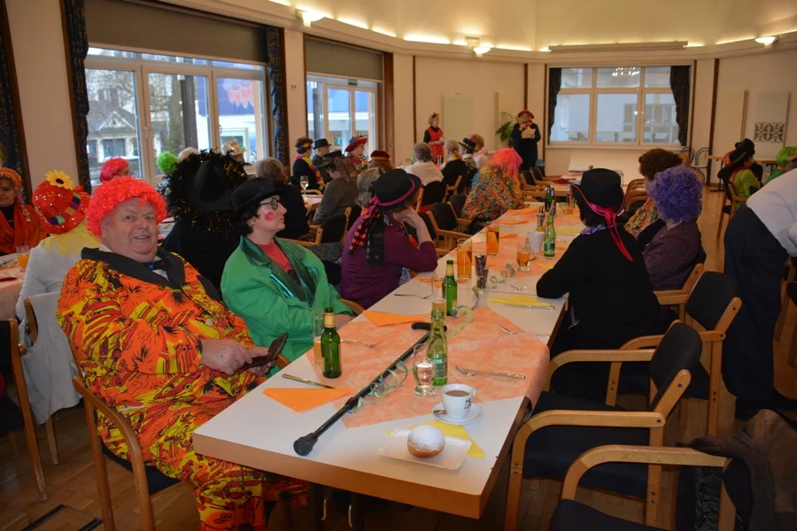 Faschingsstammgast Willi Pickert mit Gattin