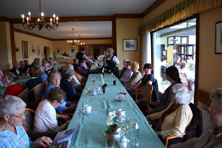 Blick in schönen und gutbesetzten#Speisesaal