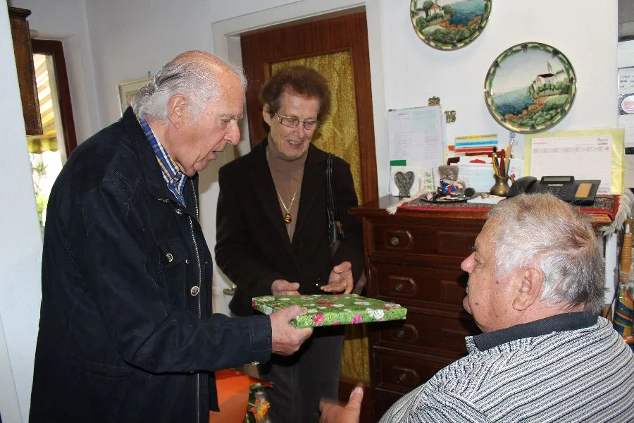 Auch Rosi gratulierte Freund Willki