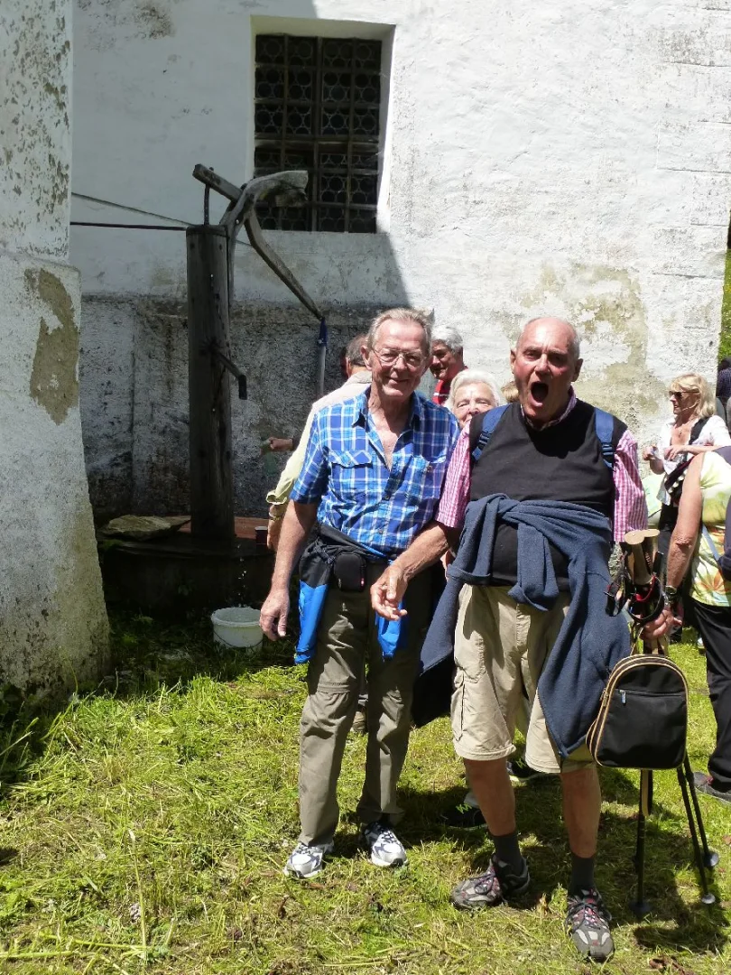 Der Günter Wienerroither probiert gerade einen Jodler.