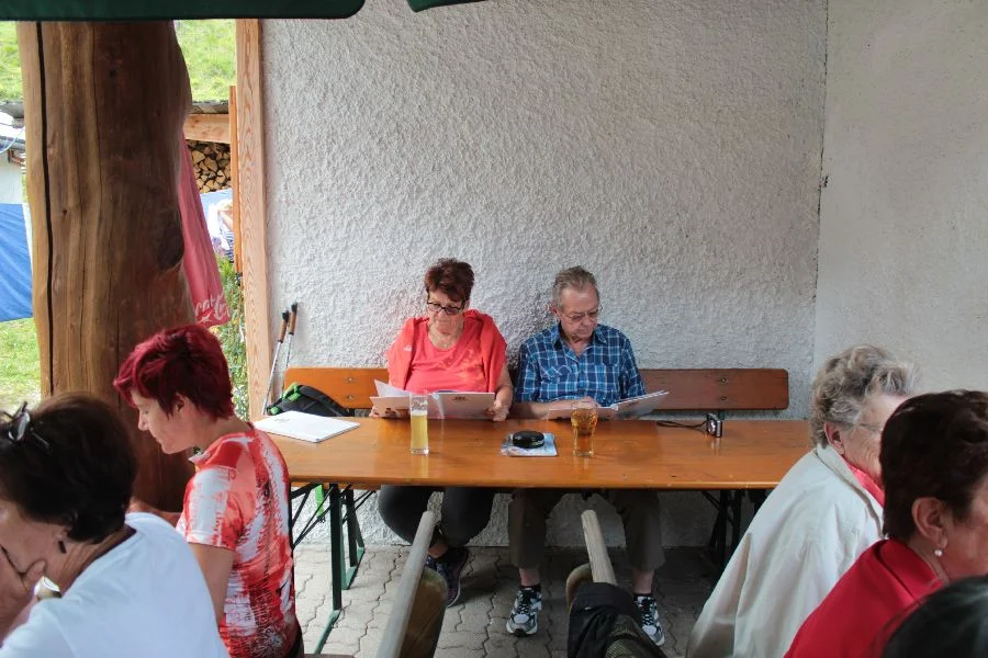 Was sollen wir nur essen fragt sich wohl das Ehepaar Fuchs