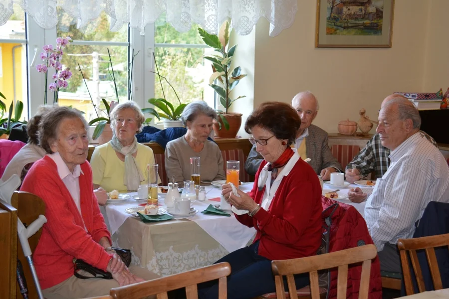 Frau Friedl Kleinhansl wieder genesen