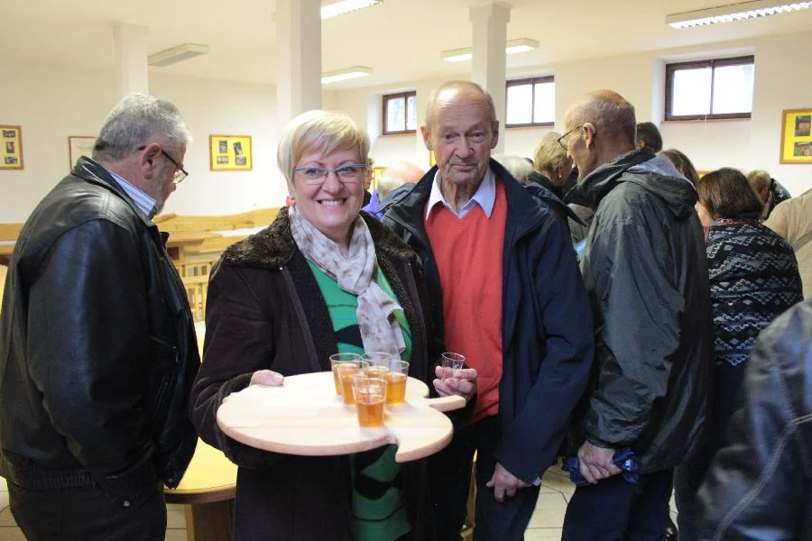 Ein Begrüßungsstamperl mit Met