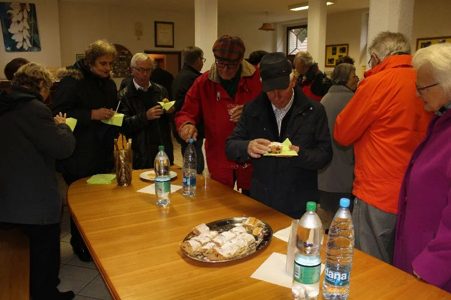 Zum Abschied wurde eine Gottscheer#Nationalmehlspeise serviert