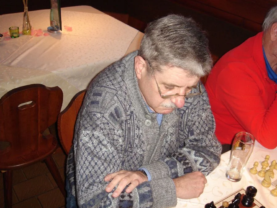 Hermann Deketh#+Der Aufsteiger+ wird immer besser.#Leidenschaftlicher Spieler mit#Nehmerqualitäten