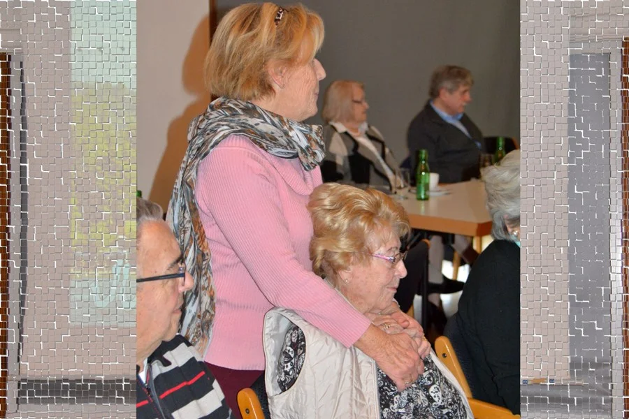 Obfrau-Stv. Annemarie Orlitsch gratuliert unserem ältesten Mitglied besonders innig