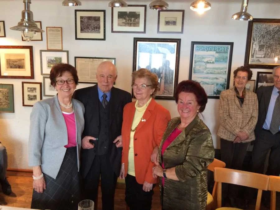 Der Jubilar mit Gattin und deren Schwestern