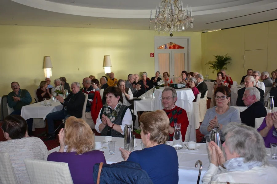 Blick in den vollbestzten Saal