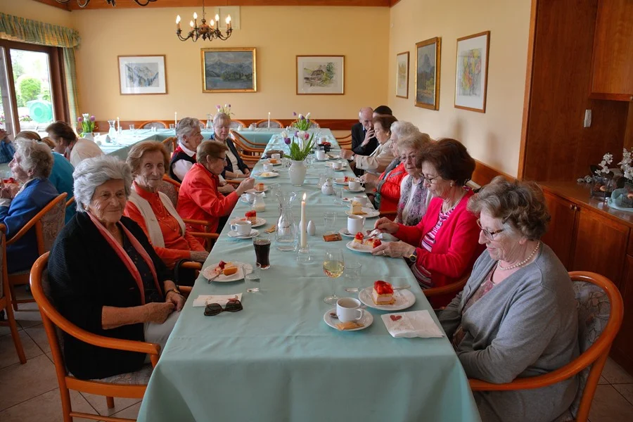 Erdbeerkuchen und Topfentorte#waren +Spitze+