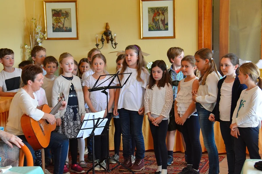 Großen Applaus gab es für den Schülerchor