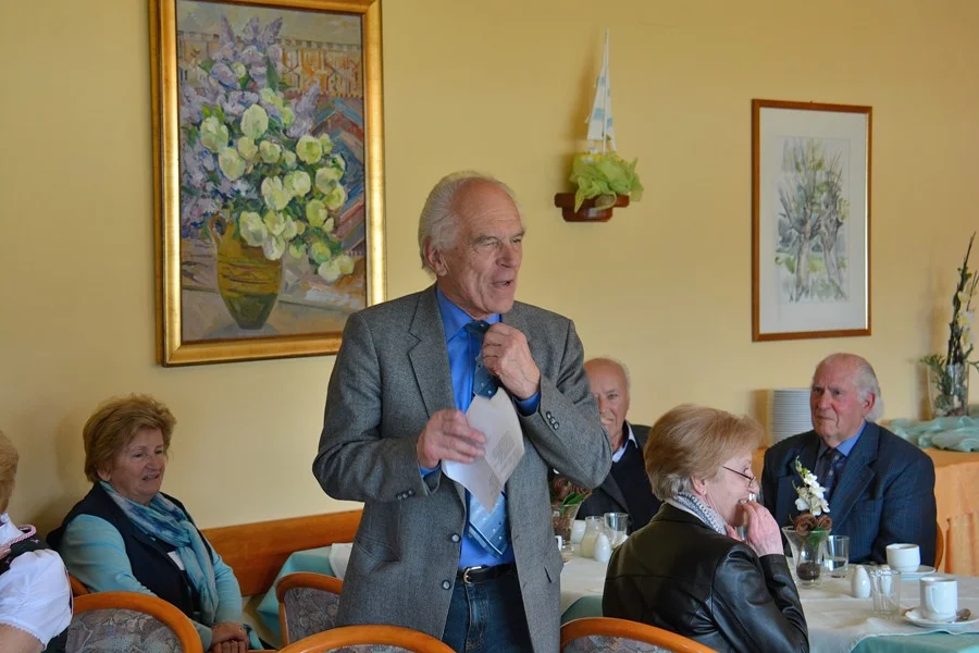 Horst Pollak mit einem heiteren Muttertaggedicht von Evelin Koch#+Familienausflug am Muttertag+