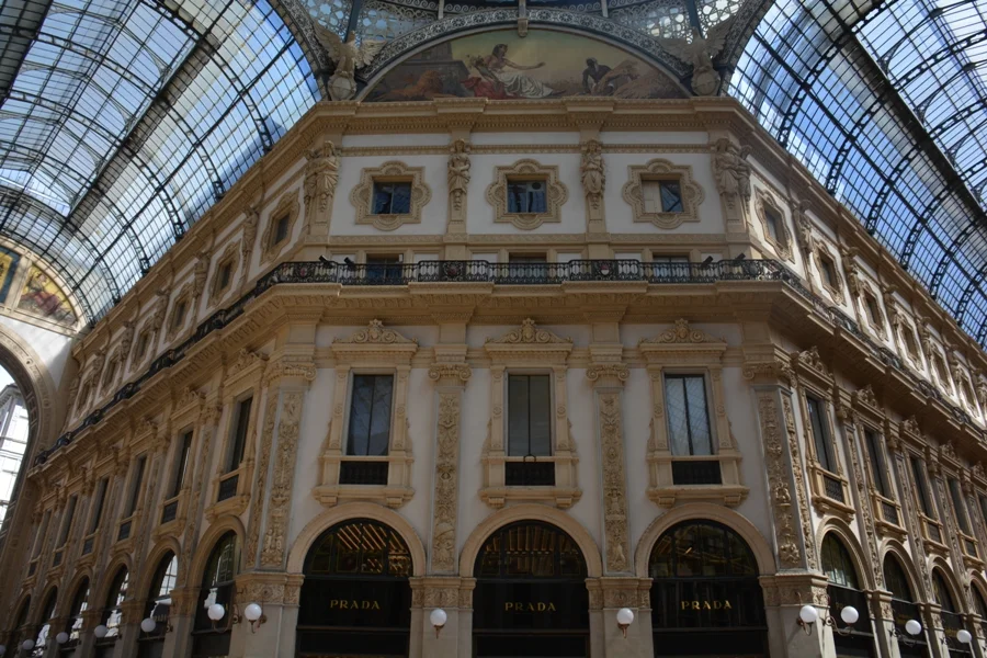 +Viktor Emanuel Galerie+ mit Luxusgeschäften und traditionsreichen Bars und Restaurants