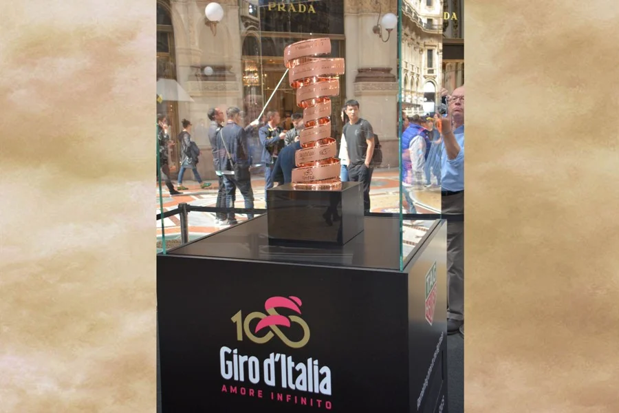 Der Siegerpokal für den Gewinnes des#+Giro dItalia+
