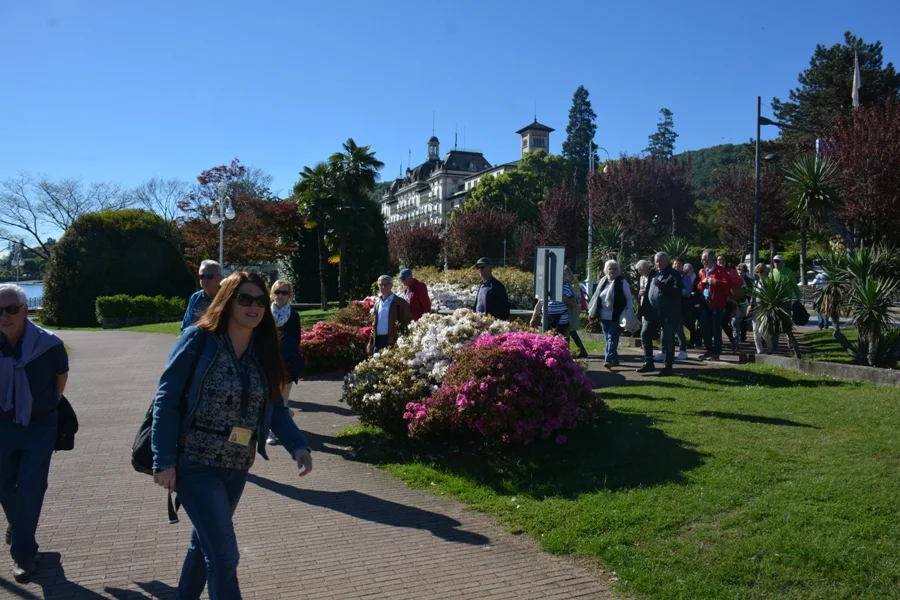 Auf dem Weg zum Schiff- im Hintergrund unser Hotel