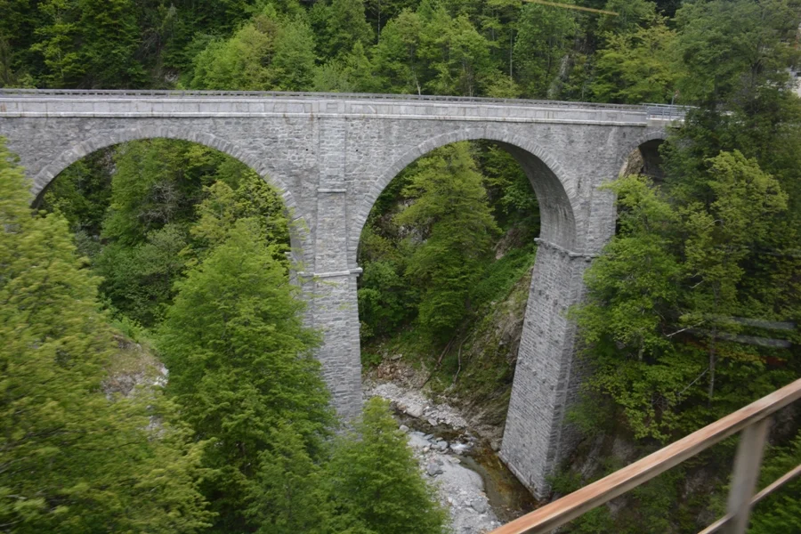 Im Land der Täler und Brücken