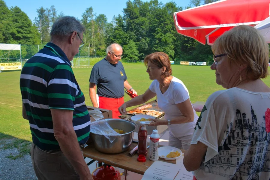 Die +Grillstation+ wird aufgebaut