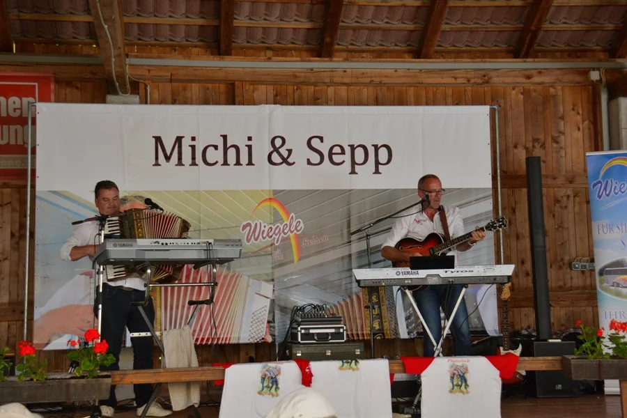 Die spielenden und singenden Busfahrer#+Michi und Sepp+