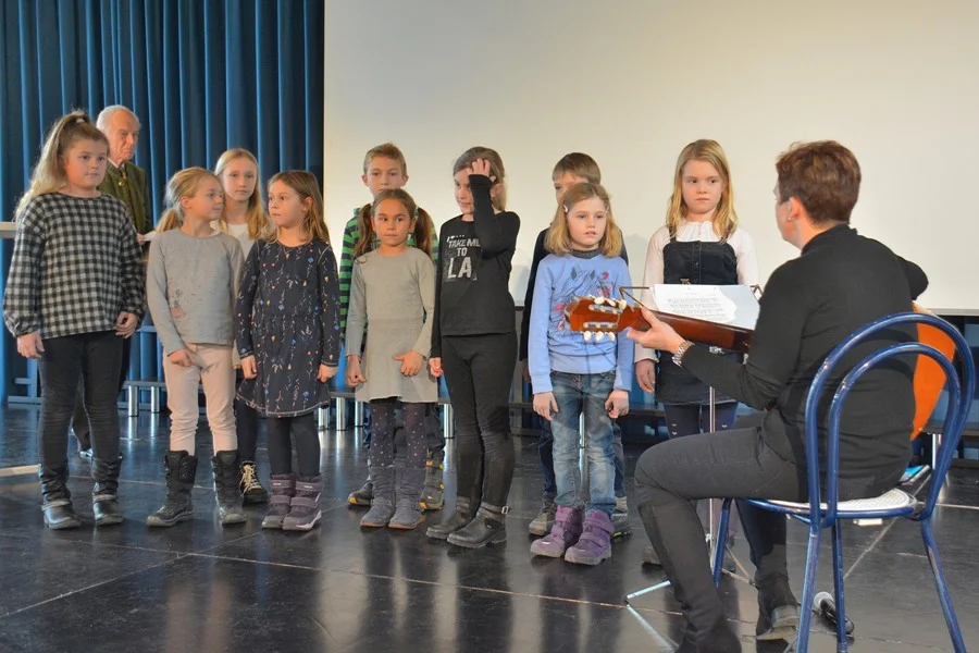 Kinderchor der Volksschule Pörtschach#Leitung Sibylle Valentinitsch