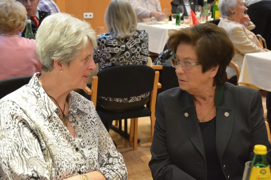 Obfrau Stv. Elisabeth Walter mit#Kassierin Hildegard Czerny