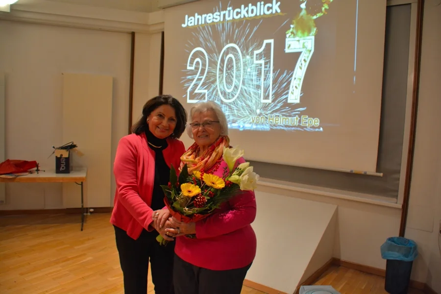 Obfrau Heidi Wienerroither mir der neugewählten Landesobfrau Mag. Elisabeth Scheucher-Pichler
