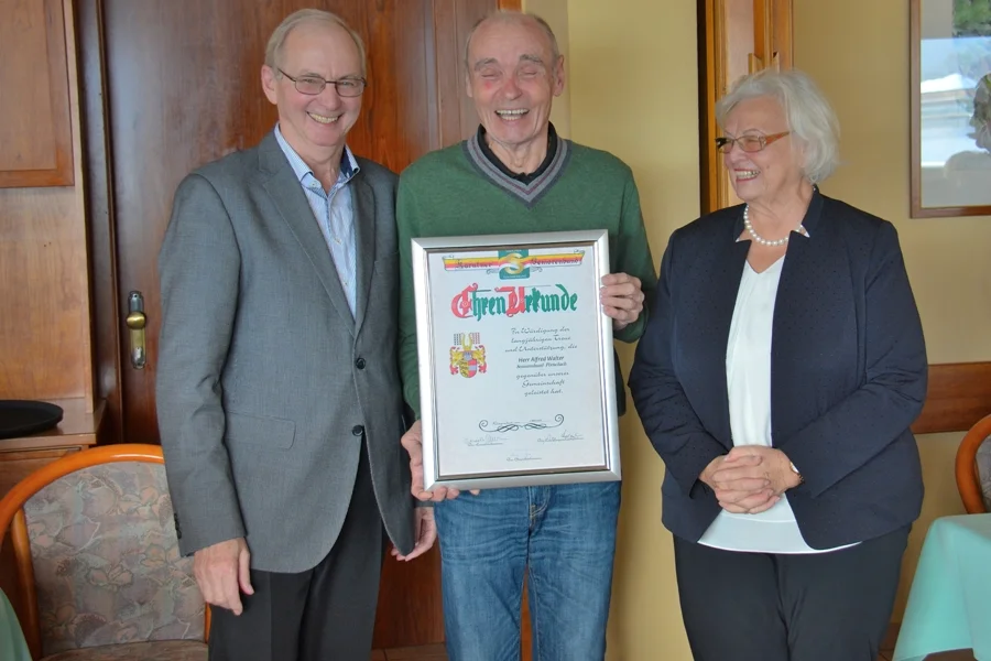 Alfred Walter wurde für seinen jahrelangen Einsatz für die Senioren auch als Vbgm. zum +Ehrenmitglied+ ernannt