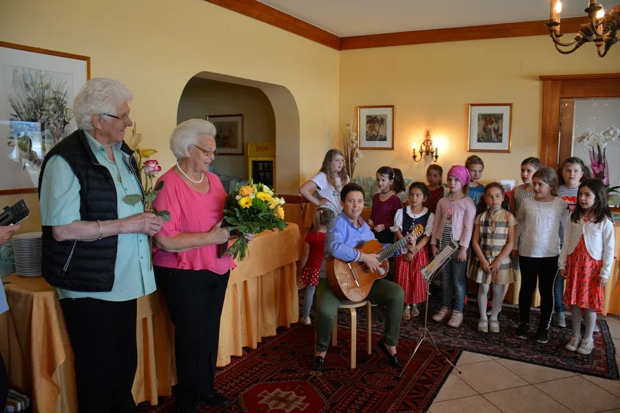 Ein Geburtstagsständchen für Hans Koscher mit +Standing Ovation+