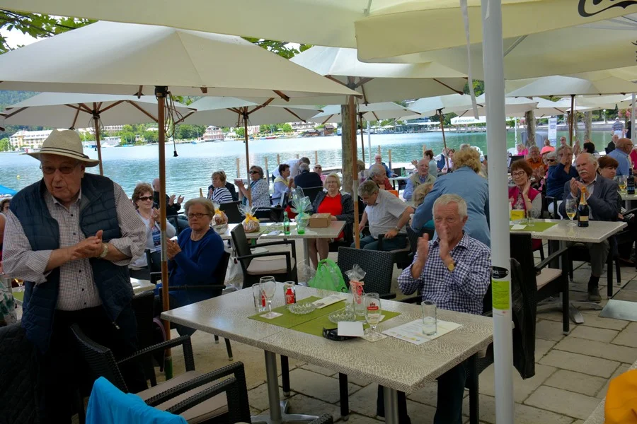 Günther Hrubesch mit einem original#Carrisi-Hut