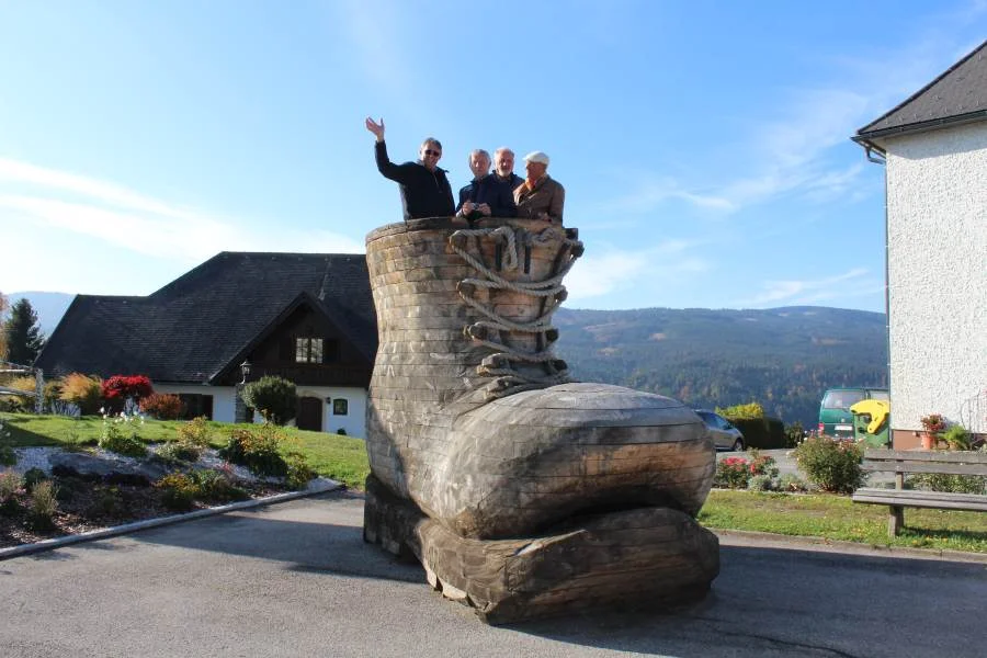 gemeinsam untewrwegs im#großen Wanderschuh