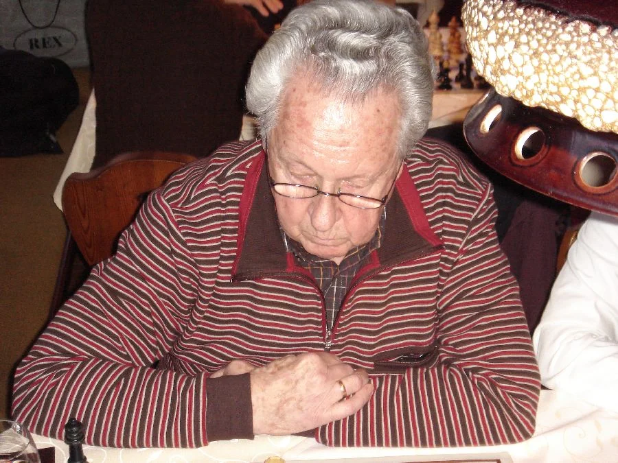 Günter Maier Schachtaktiker mit#Ausdauerqualitäten.#Spitzenspieler, der jeden Schachgegner schlagen kann