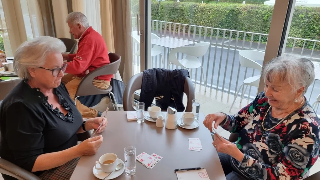 Vorjahrs-Siegerin Ilse Hofel#und Heli Krainz