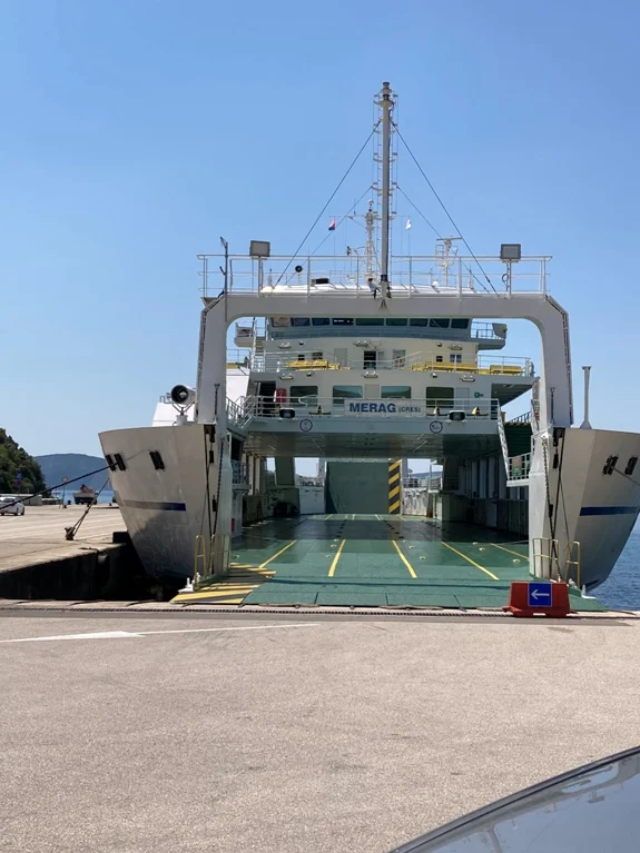 jetzt geht es auf die Fähre